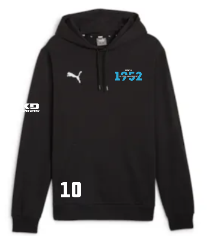 Schwarzer teamGOAL Kinder Hoodie von Puma mit Kapuze. Auf der Brust ist das hellblaue TSV Aufbau 1952 Heiligenstadt Logo zu sehen. Der linke Ärmel trägt das weiße KD Sports Logo und auf der unteren Vorderseite ist die weiße Nummer 10 abgebildet.