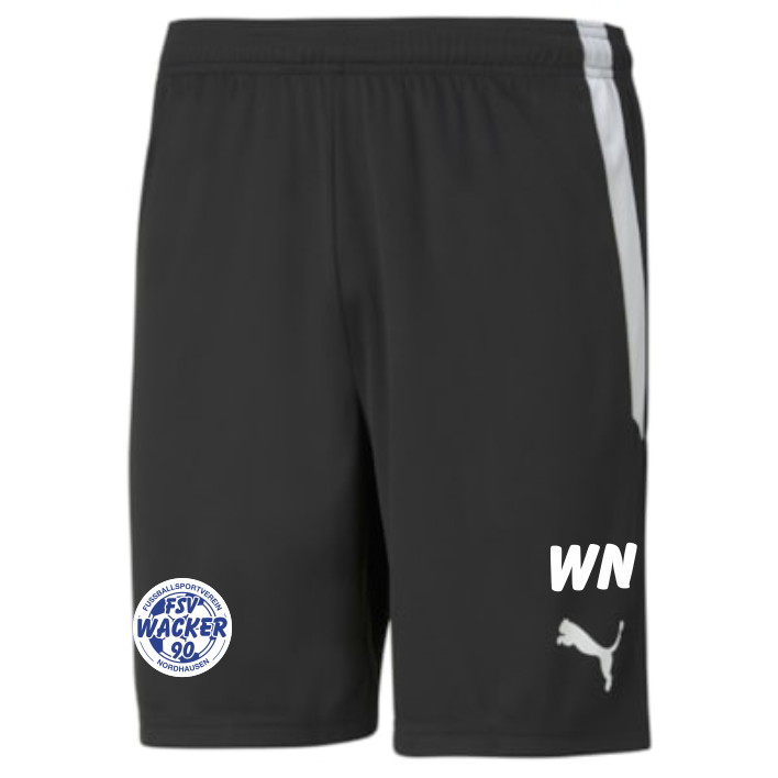 teamLIGA Shorts Schwarz des FSV Wacker 90 Nordhausen. Die schwarzen Sporthosen zeigen weiße Seitenstreifen, das blau-weiße Vereinslogo des FSV Wacker 90 Nordhausen auf dem linken Hosenbein und das weiße Puma-Logo mit den Initialen WN auf dem rechten Hosen